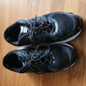 New Balance Mens M680BW2 Medium Running Shoes Black White Size 12